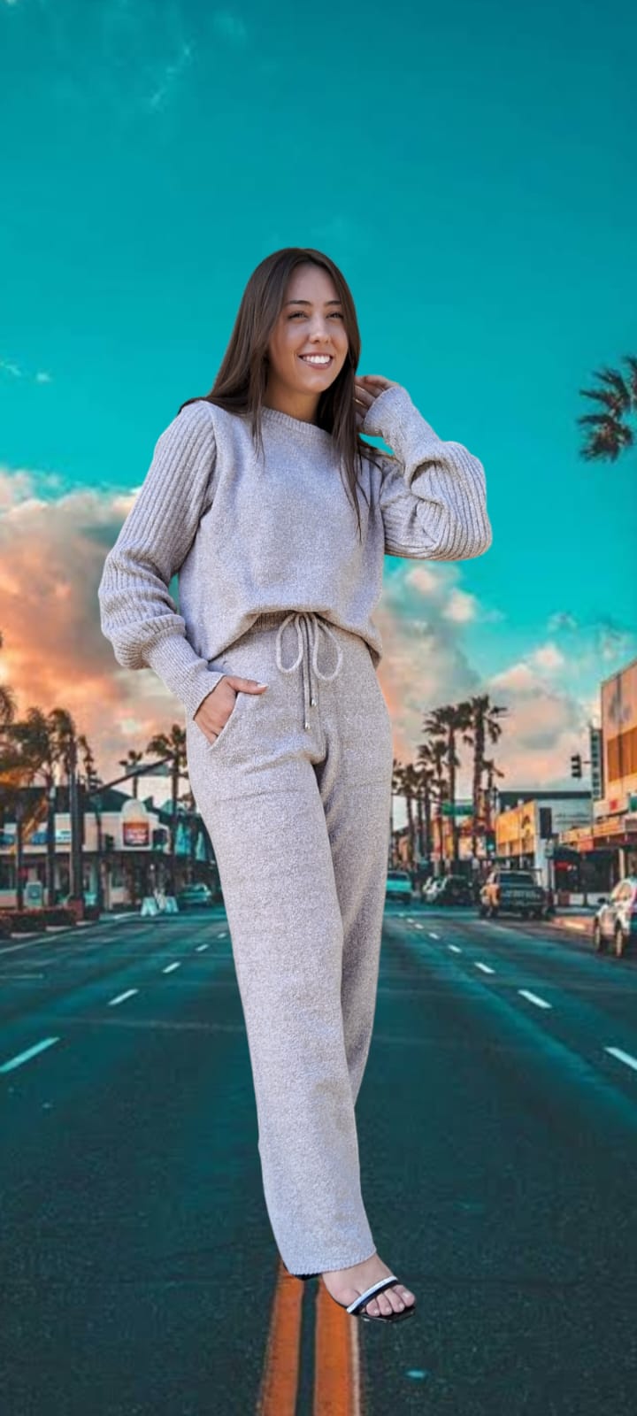 CONJUNTO COM CALÇA RETA E BLUSA COM MANGA FOFA